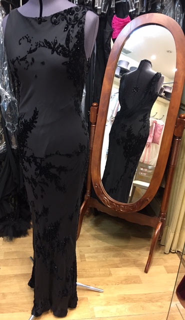 Robe longue noire dos nu